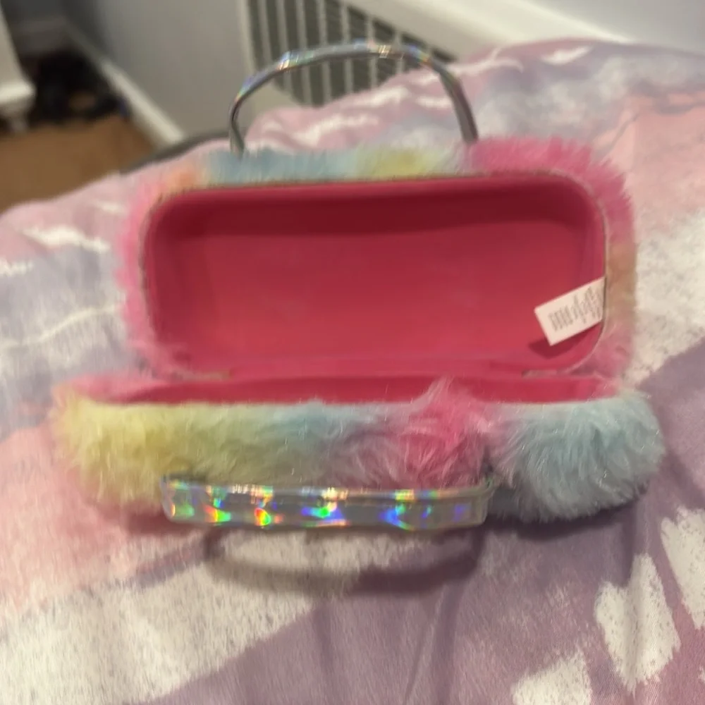 Children’s Place Fluffy Sunglasses Case NWOT